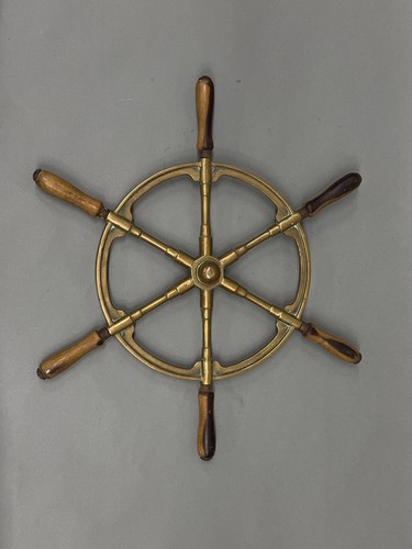Sehr altes steuerrad schiff - sehr,